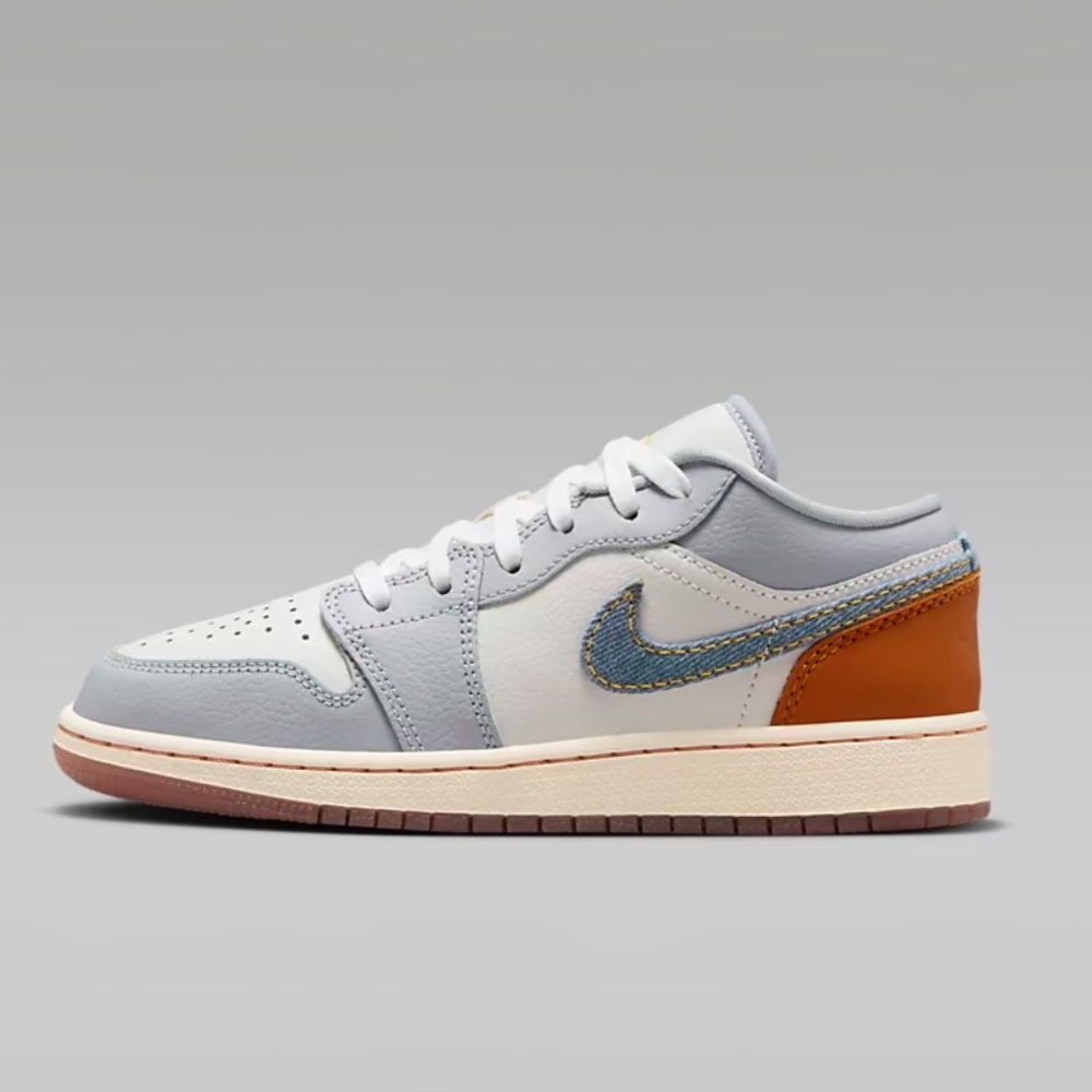 Denim stitch Nike Jordan’s